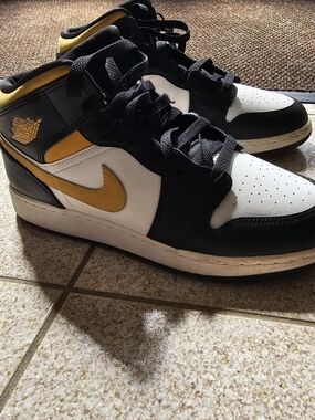 Nike Air Jordan Youth Mid-Top Sneakers in White, Black & Yellow